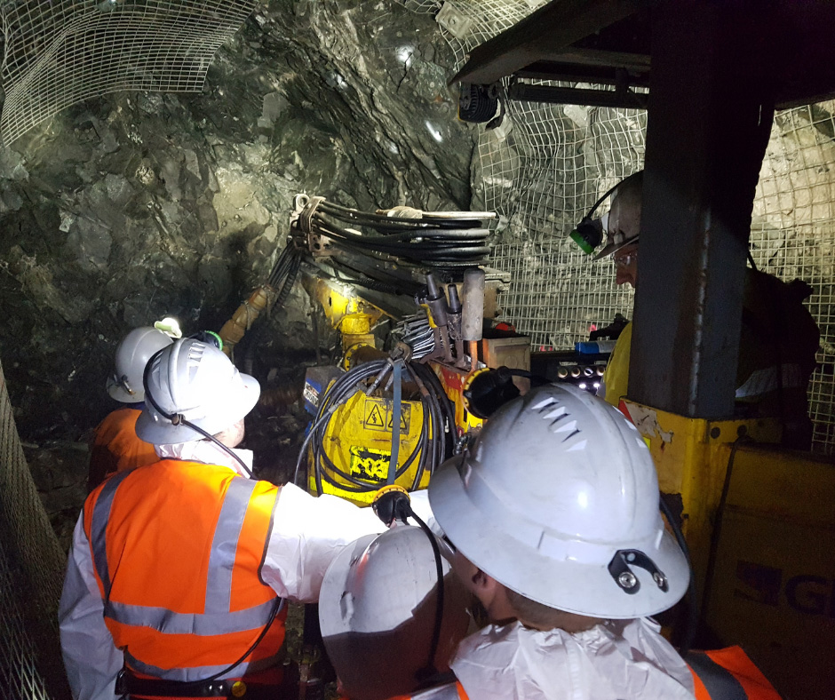 Liaising-with-Shift-Operators-(1) The Importance of Liaising with Operators, Shift Supervisors and the Mine Foreman